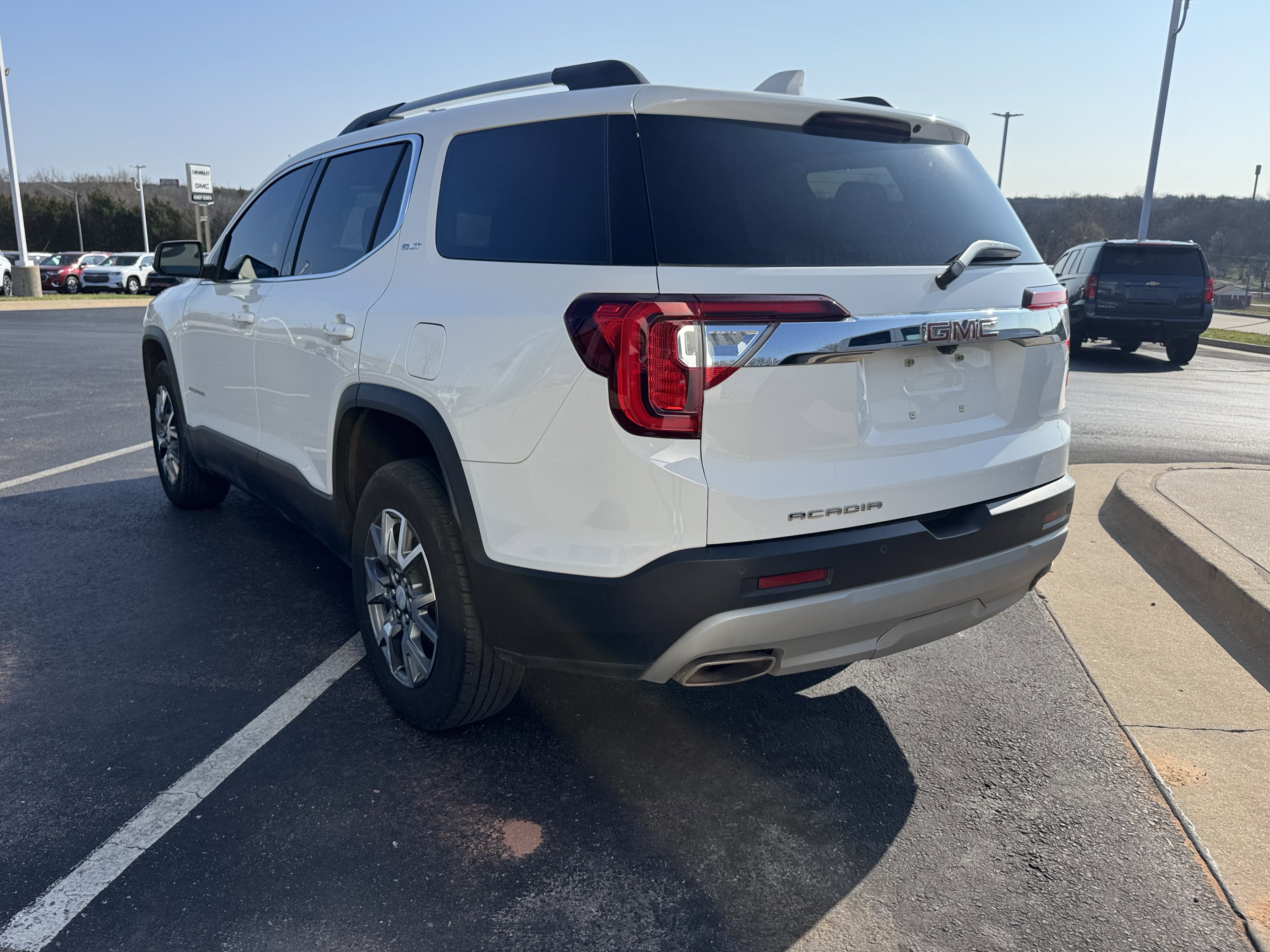 2023 GMC Acadia SLT