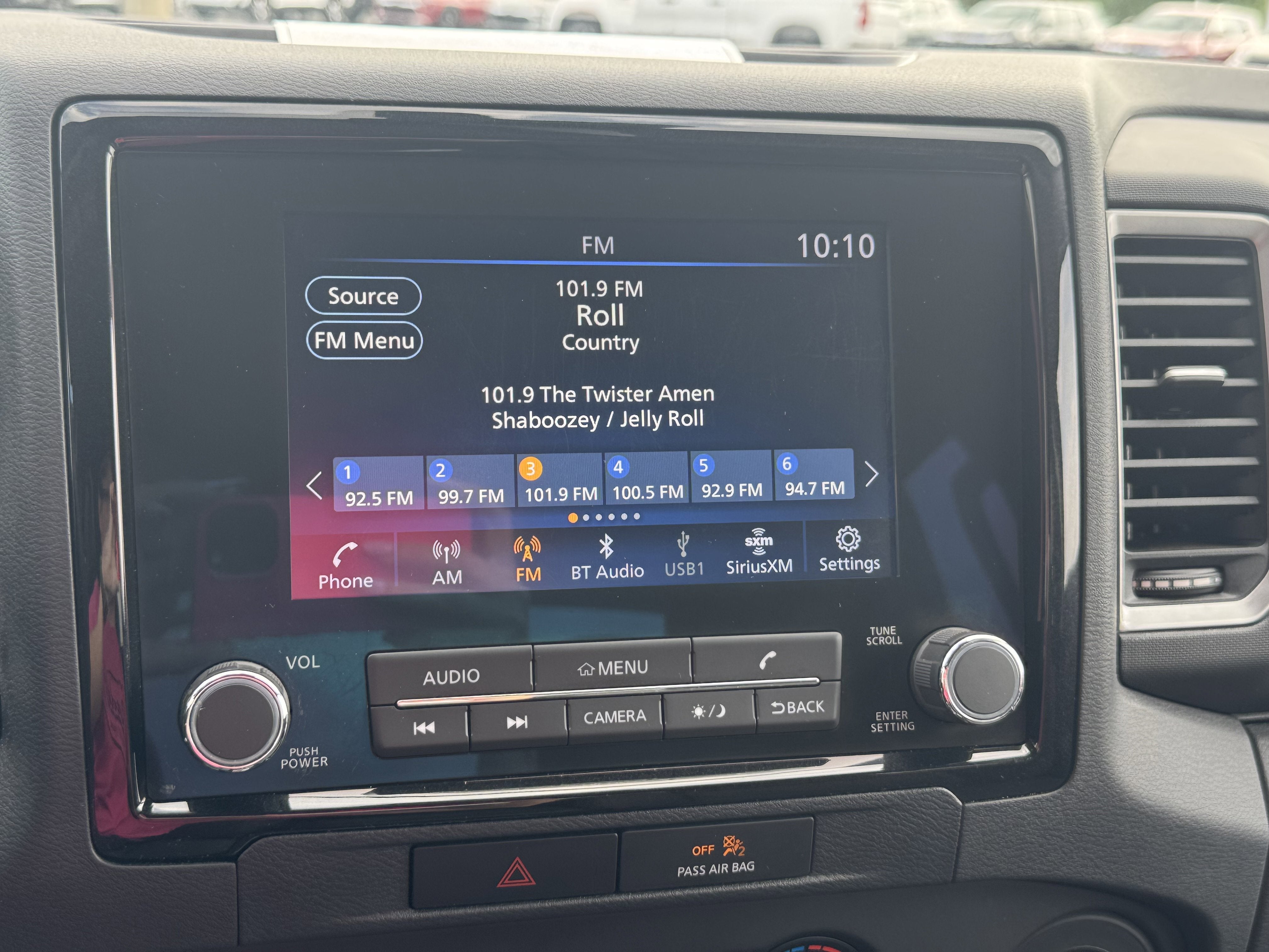 2022 Nissan Frontier SV