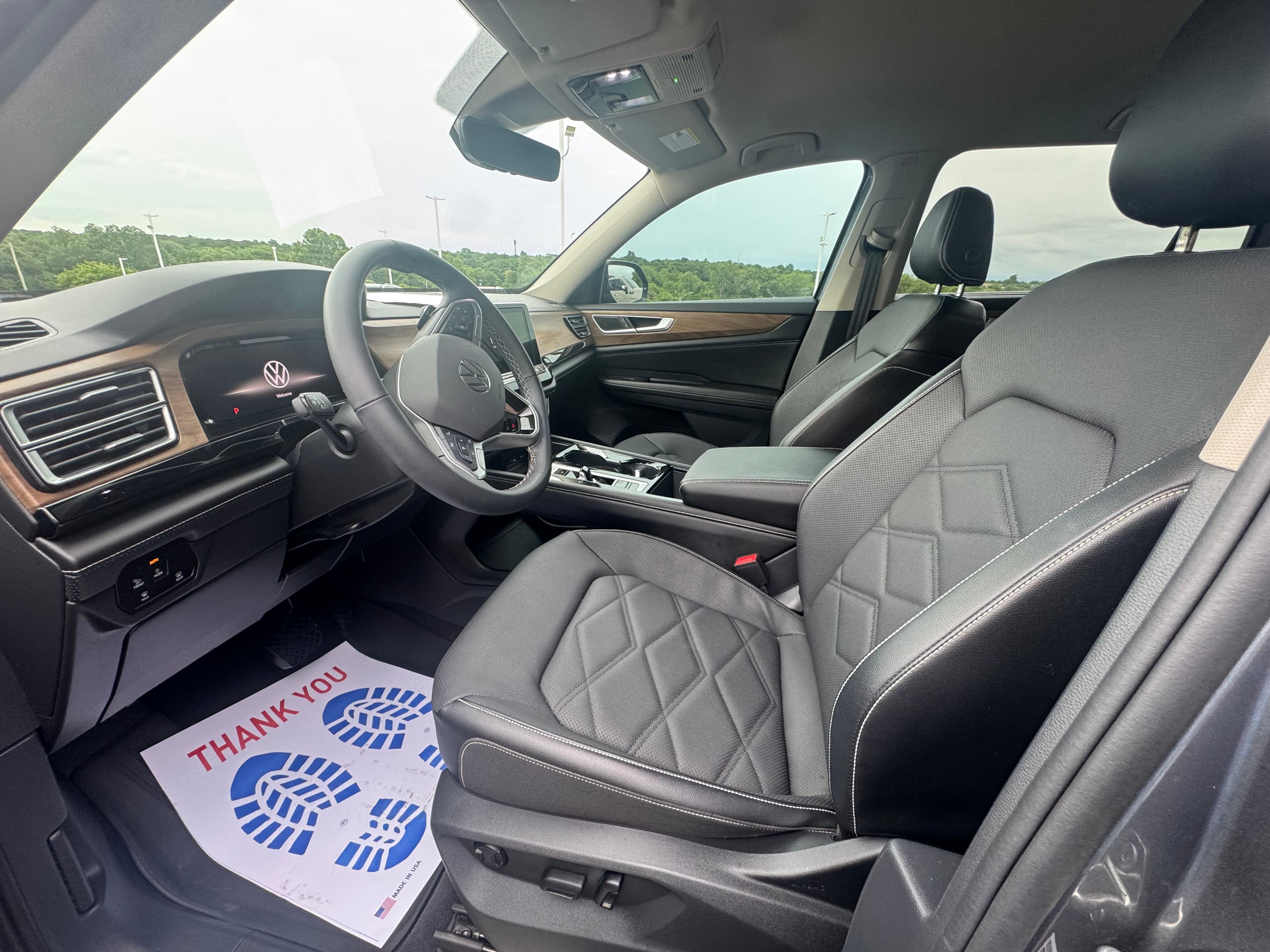 2024 Volkswagen Atlas 2.0T SE w/Technology