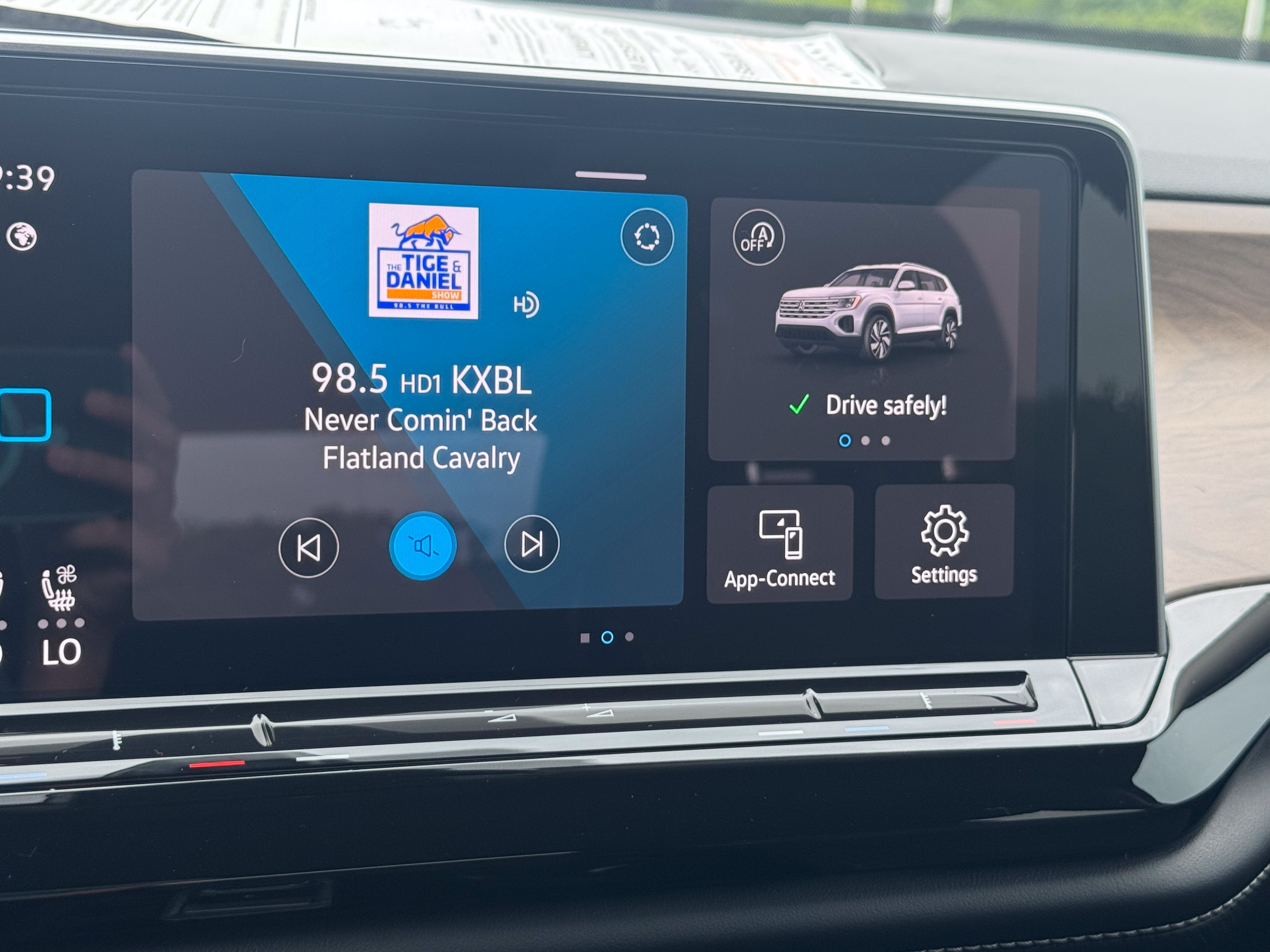 2024 Volkswagen Atlas 2.0T SE w/Technology