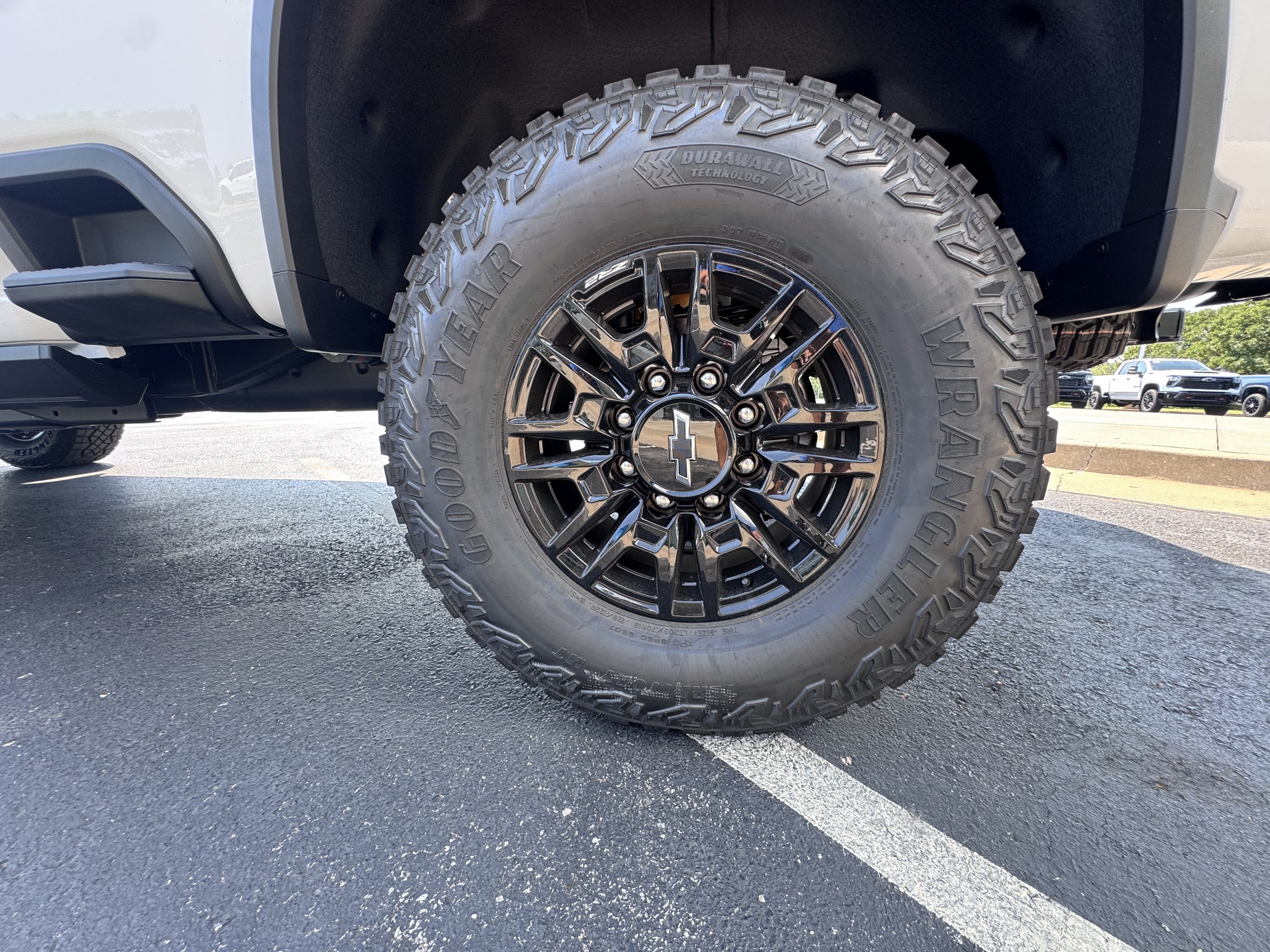 2026 Chevrolet Silverado 2500 HD ZR2 - Photo 10