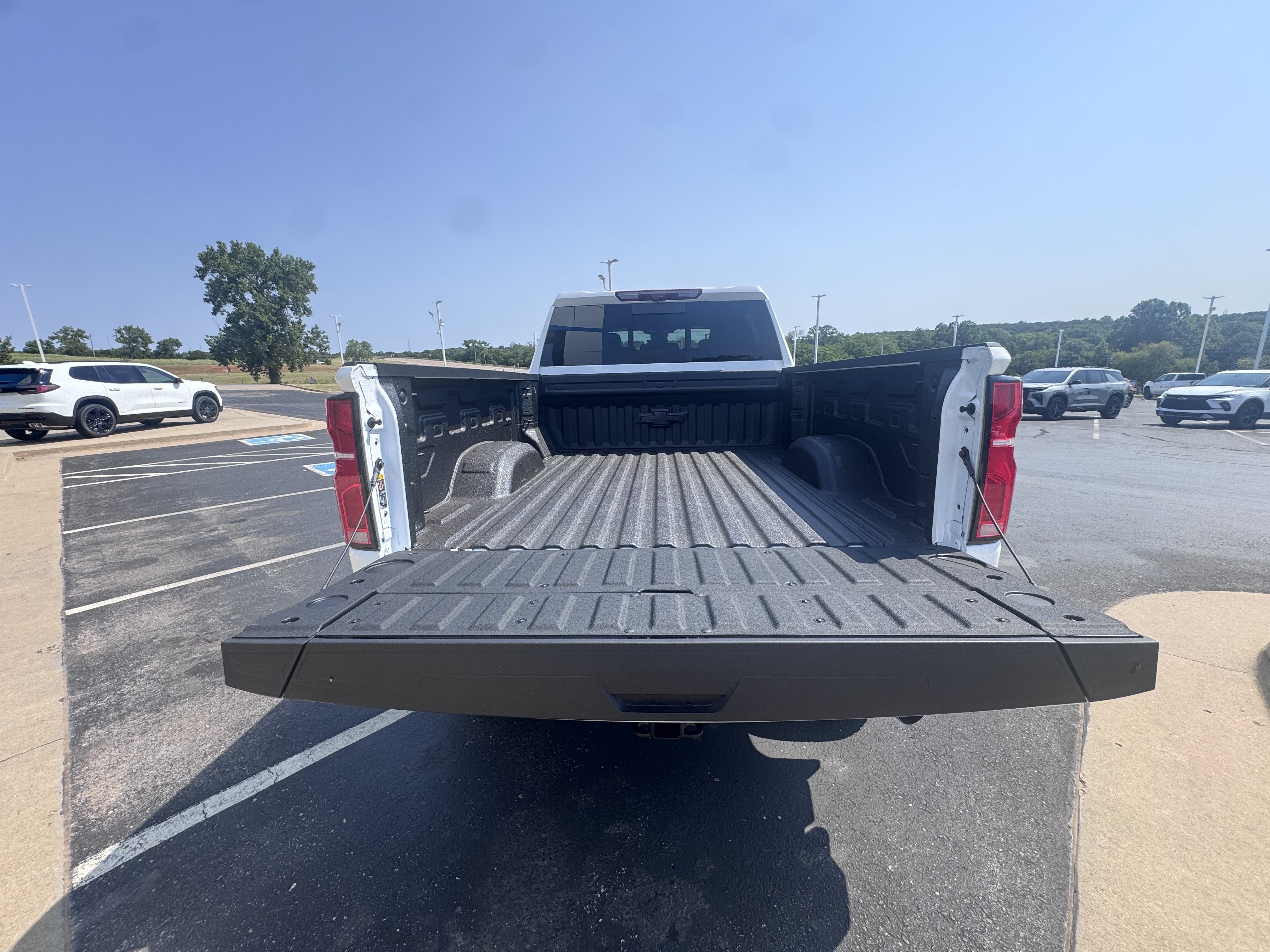 2026 Chevrolet Silverado 2500 HD ZR2 - Photo 9