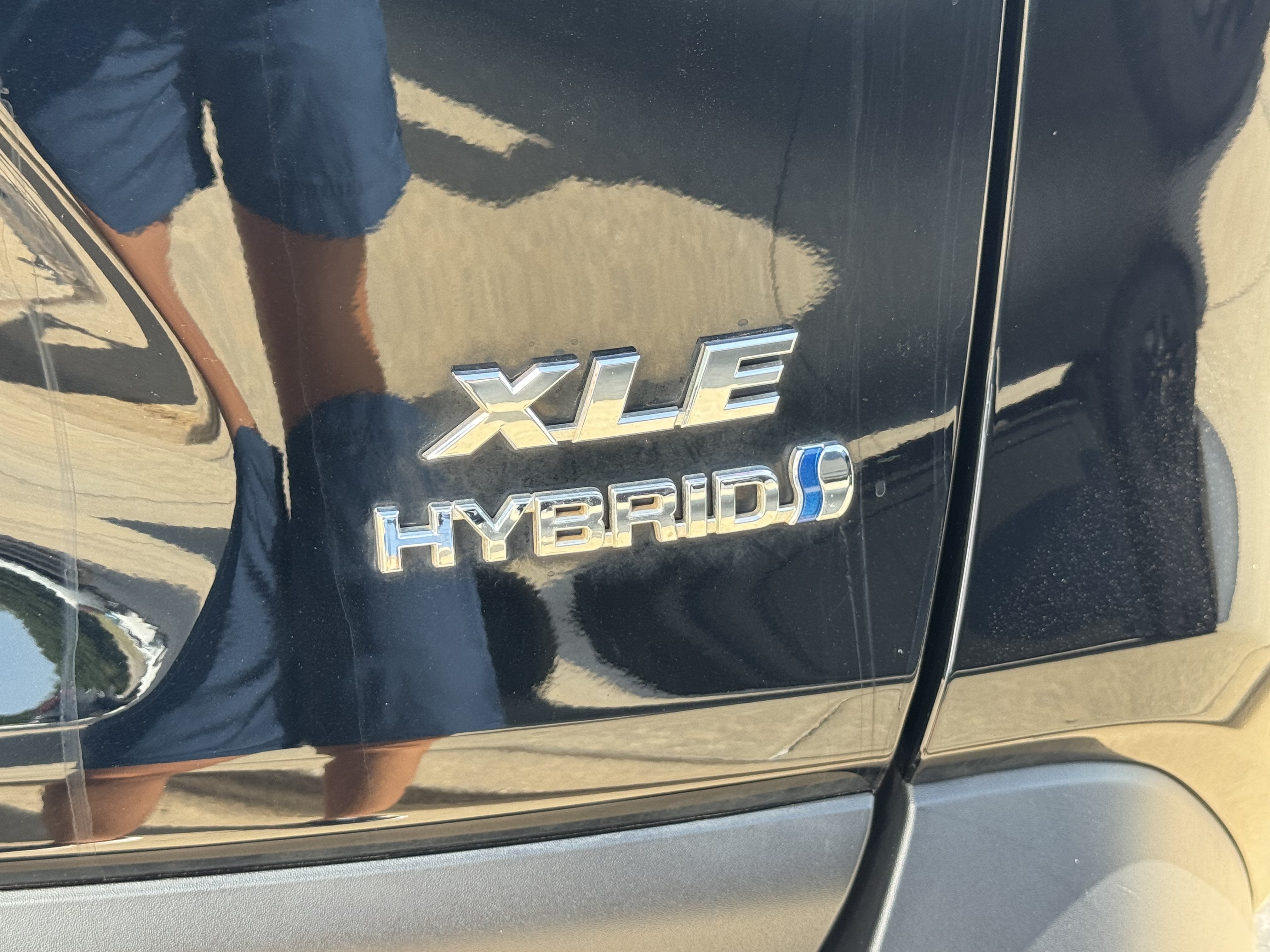 2022 Toyota RAV4 Hybrid XLE Premium